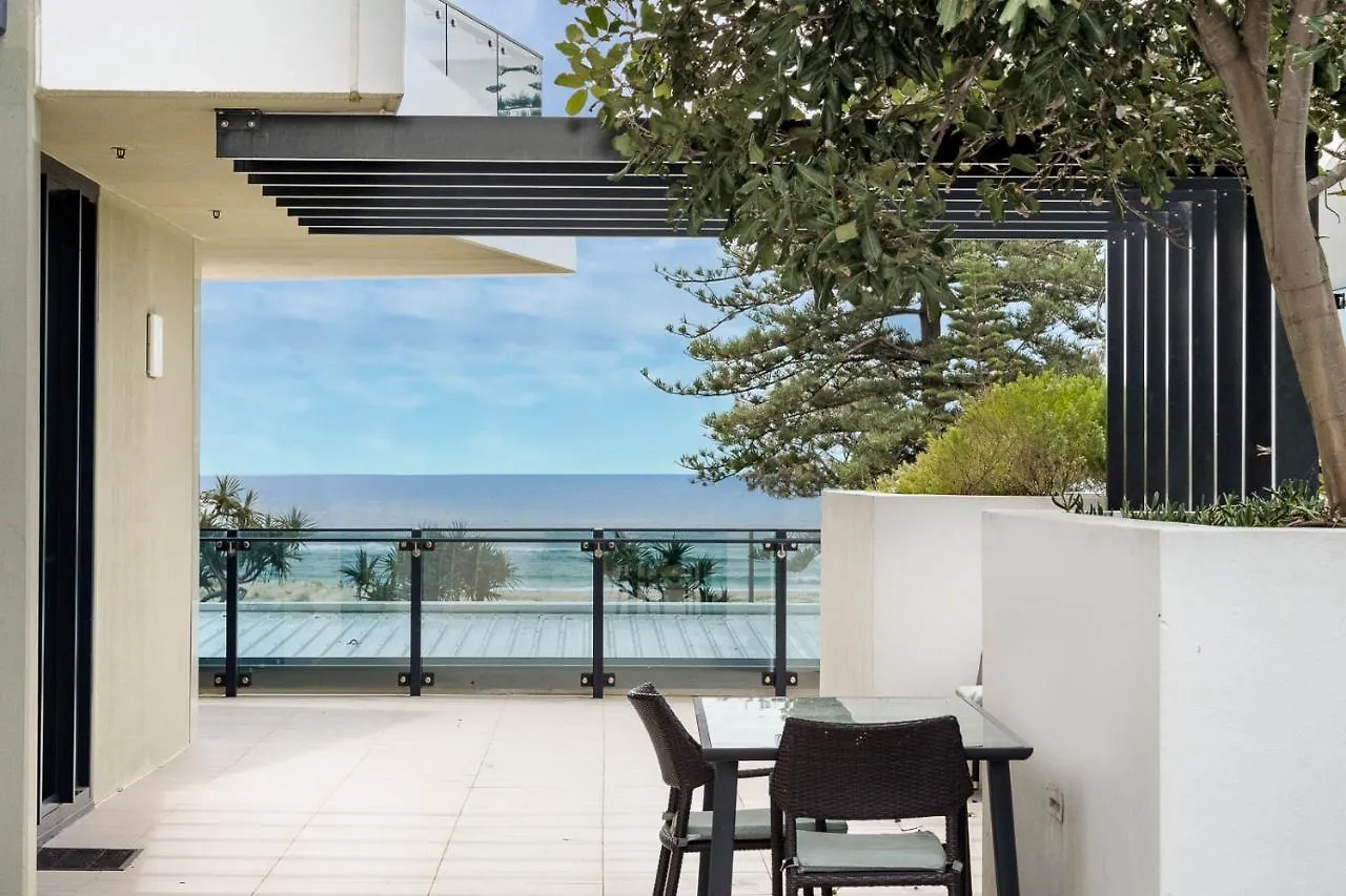 ****  Iconic Kirra Beach Resort Gold Coast Australia
