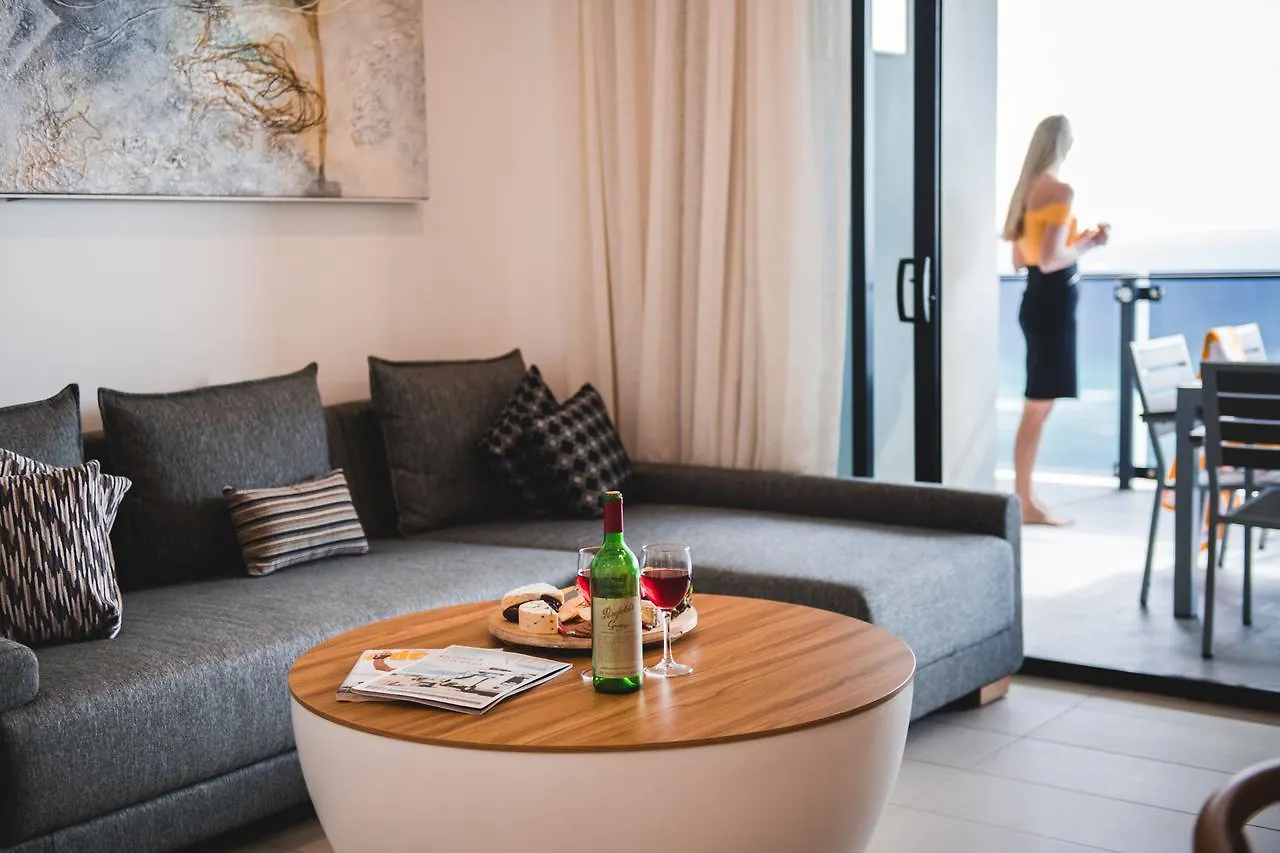 ****  Iconic Kirra Beach Resort Gold Coast Australia